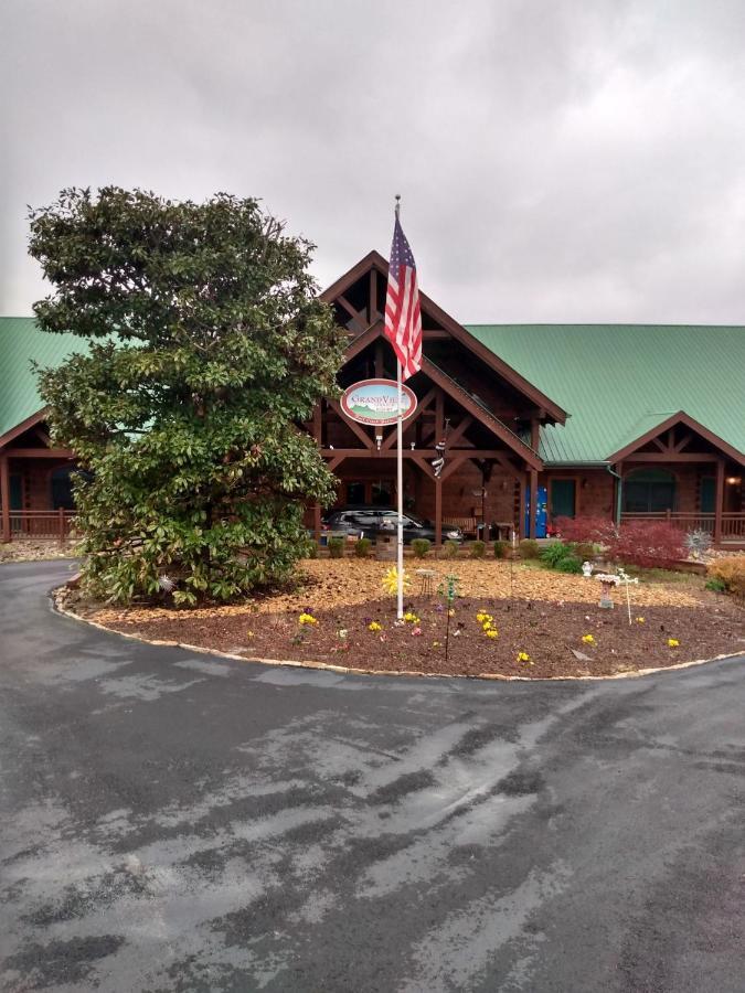 Grandview Experience Lodge Spencer 外观 照片